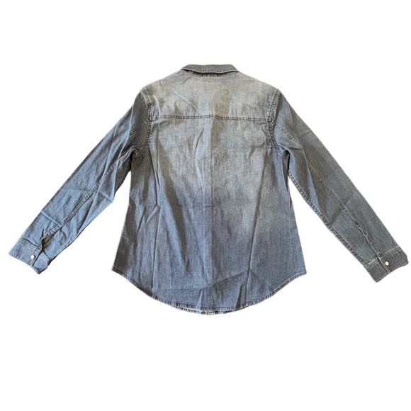 Tahari denim pearl snap button up denim long sleeve shirt size M - Picture 2 of 15
